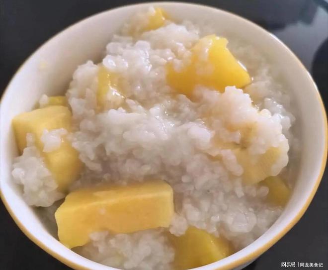 天吃不到10块钱网友：苦谁不能苦自己麻将胡了试玩贵州女子在上海跑外卖一(图2)