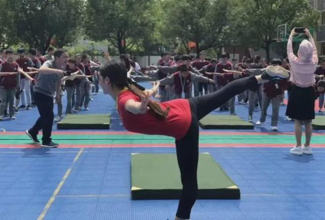 边：奥运冠军有房有车我欠薪欠编只能靠自己PG麻将胡了免费试玩模拟器吴柳芳回应擦