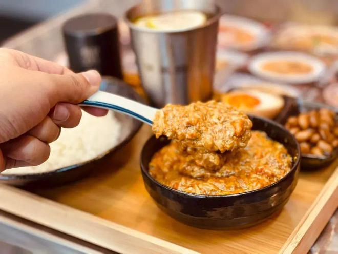 中标！澳门新马路“爆改”美食集中地→PG麻将胡了免费试玩模拟器10家商户(图3)