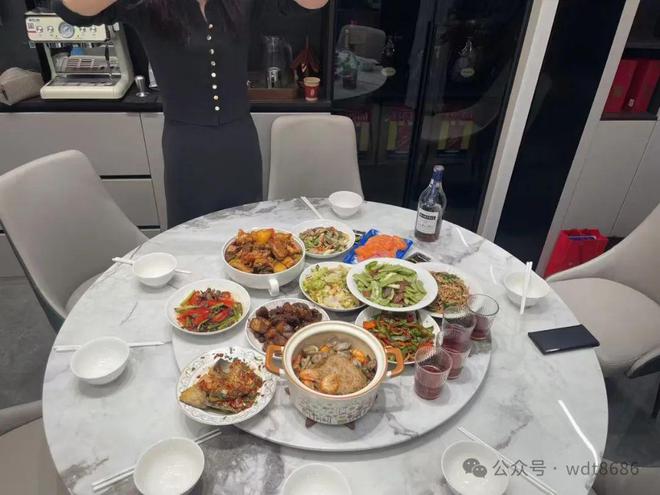 生瓜子多囤这8样好吃不贵年货不错的选择PG麻将胡了2025年货建议：除了花(图4)