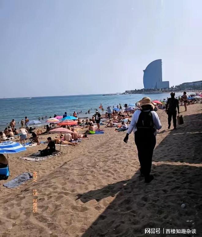 西班牙千万不要去裸体海滩不然会后悔麻将胡了网址千万不要去裸体海滩去(图2)